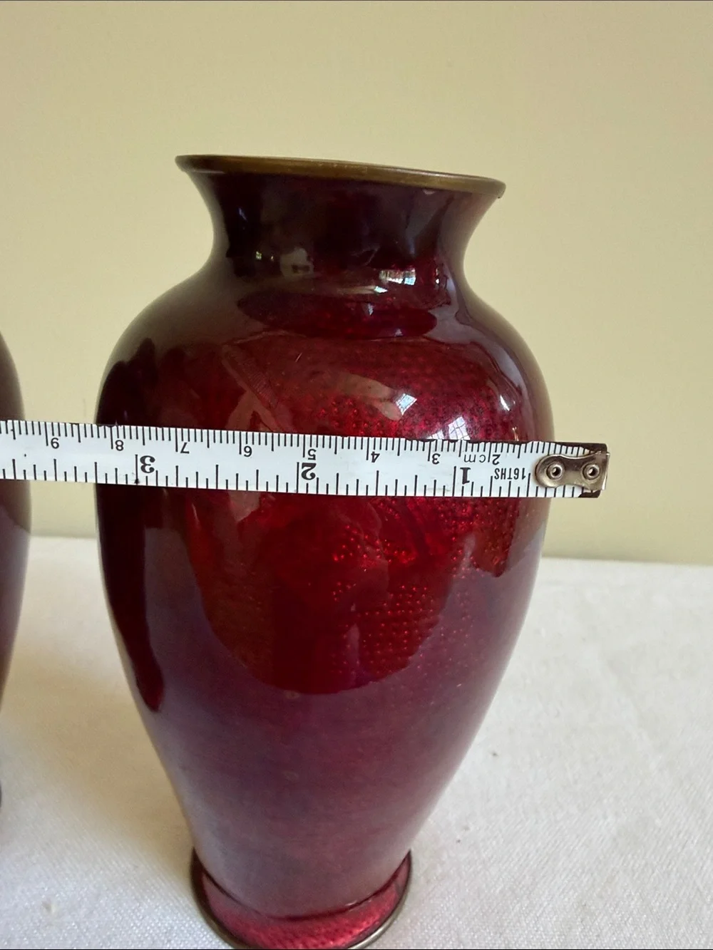 Japaneses Yamamoto Red Cloisonné Vase Pair
